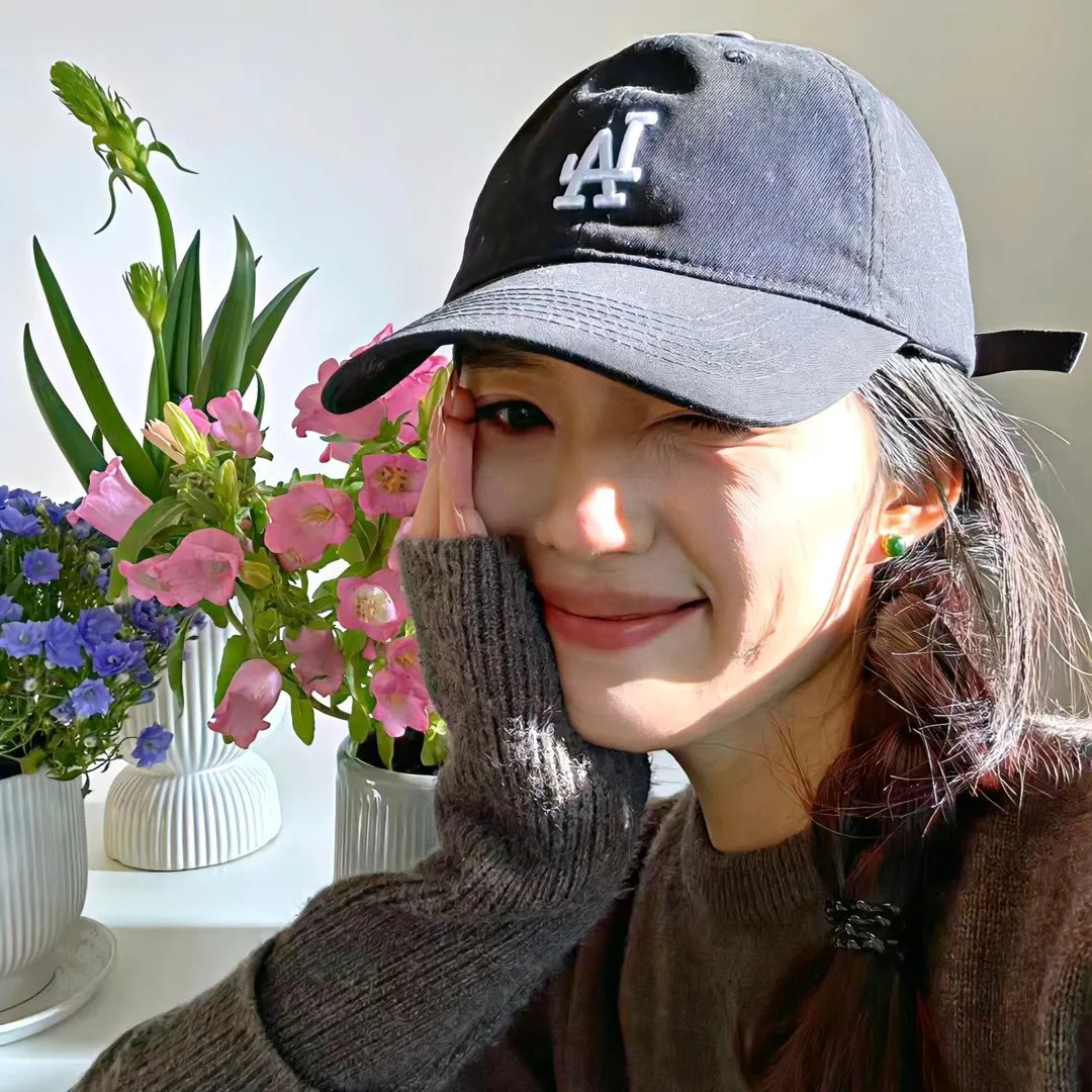 腰间持枪